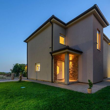 Villa Brionika Mit Pool Vodnjan Exterior foto